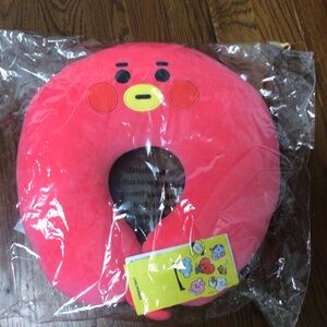 NWT BTS Official goods BT21 TATA BABY TRAVEL NECK PILLOW W/ SNAP FASTENER